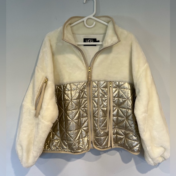 UGG Marlene Quilted Jacket 🔥
Metallic - Picture 14 of 16